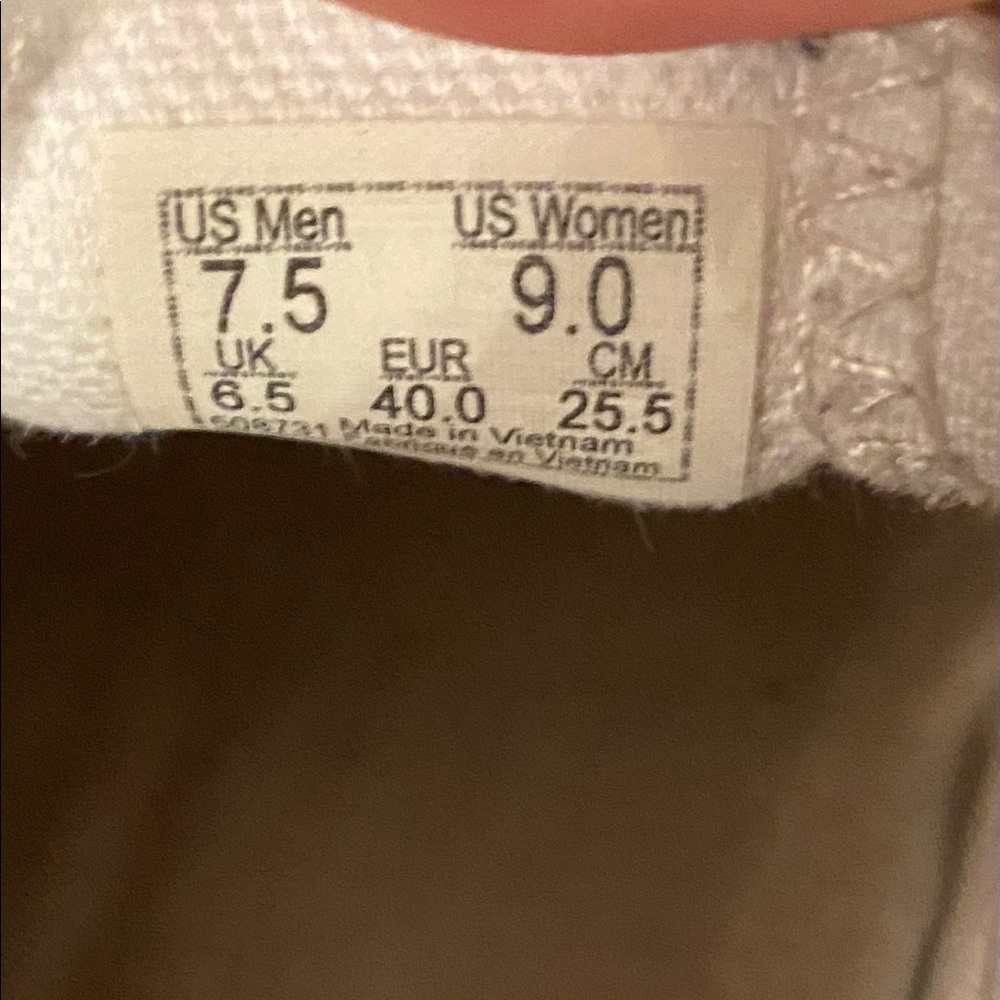 Vans - Picture 3 of 3